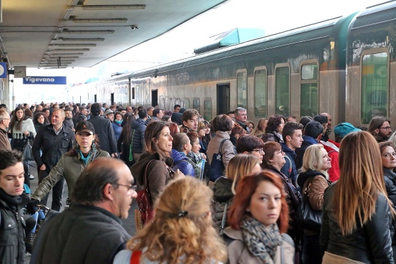 Vigevano: la giunta leghista si schiera contro i pendolari e difende l’operato di Trenord e di Regione Lombardia