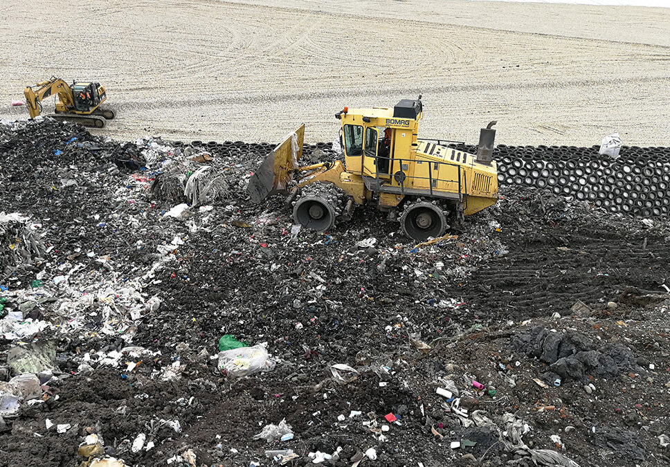 Grave decisione dell’amministrazione comunale leghista di Mortara: consente, in cambio di un pugno di soldi, un colossale ampliamento della collina dei rifiuti di Albonese