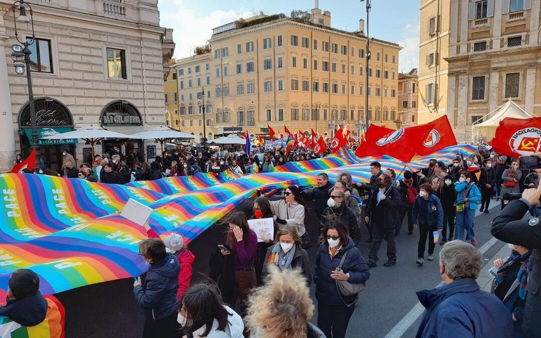 Roma: la manifestazione per la pace, bella e determinata